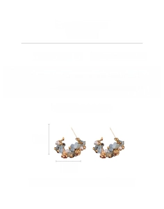 Detailed close-up showing 5.2g weight for C-shaped aquamarine and pearl earrings