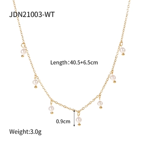 Detail of 18K gold stainless steel chain necklace with 0.9cm freshwater pearl tassels