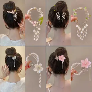 Elegante Maiglöckchen Haarklammern mit Quasten und Perlen in vier stilvollen Designs