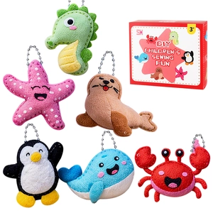 DIY Nähset für Kinder mit sechs bunten Filz-Meerestieren und hübscher Geschenkverpackung