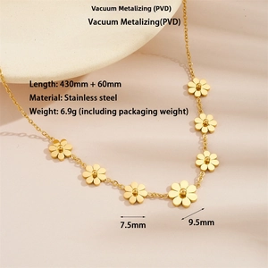 Détail du collier marguerite dorée montrant les dimensions exactes et la longueur de 430mm