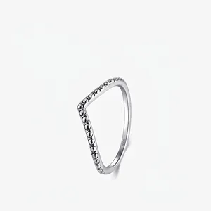 S925 sterling silver minimalist chevron V-shaped ring with beaded texture and polished finish