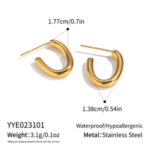 Detailed size and weight specs for gold U-shaped waterproof stainless steel earrings