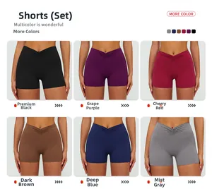 Dettaglio degli shorts da yoga a vita alta arricciati in sei colori con effetto push-up