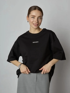 Μινιμαλιστικό μαύρο βαμβακερό t-shirt με oversized εφαρμογή και τύπωμα ESPIREO