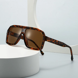 Vintage Oversized Square Sunglasses For Men And Women UV400 Protection Driving Fashion Retro PC Frame Eyewear Classic