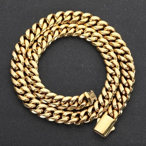 Chaîne à maillons cubains en acier inoxydable plaqué or 18 carats avec fermoir à ressort