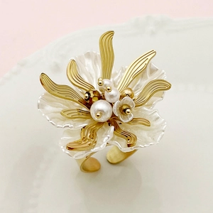 Elegant Flower Ring For Women Stainless Steel Gold Plated Faux Artificial Baroque Pearl Open Adjustable Floral Jewelry