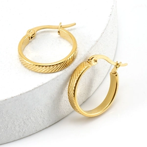 Classic 18K gold plated stainless steel hoop earrings with elegant textured diagonal grooves