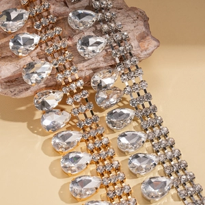 Collier deux pièces avec pendentifs pompons goutte d'eau et strass scintillants