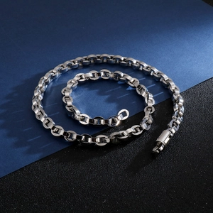 Minimalist silver hiphop stainless steel chain necklace for men with glossy metallic finish