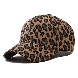 Casquette de baseball tendance à motif léopard pour hommes et femmes avec bord incurvé