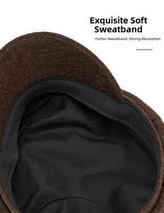 Détail de la bande de propreté en coton noir à l'intérieur de la casquette marron