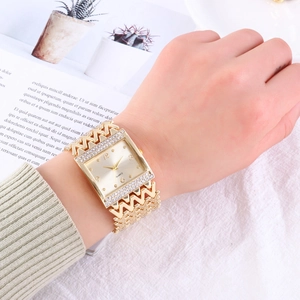 Fashionable golden square quartz watch for women with diamond-encrusted case and chain strap