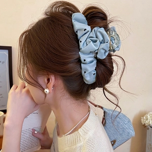 Large Hair Claw Clip Light Blue Fabric Wrapped With Black Heart Pattern Elegant Scrunchie Style Hair Accessories For Women