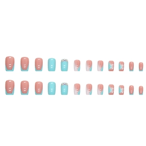 Coffret de faux ongles dégradé bleu et rose avec strass et motifs floraux