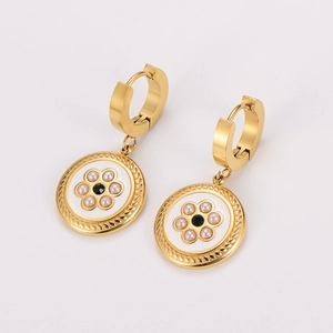 Retro stainless steel jewelry set with white shell flower and green emerald stud earrings