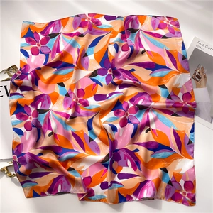 Pañuelo de seda colorido para mujer con estampados de flores y hojas de moda