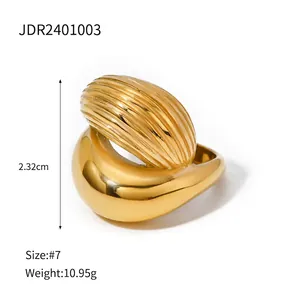 Anello irregolare in acciaio inossidabile dorato con fascia testurizzata e perla, misura #7