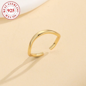 Minimalist adjustable wave-shaped S925 sterling silver ring in high-polish golden finish