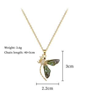 Detailed dragonfly necklace pendant dimensions of 3x2.2cm and total weight of 3.6g