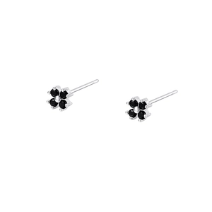 Minimalist s999 sterling silver four-leaf clover stud earrings with black gemstones
