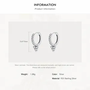 Orecchini a cerchio in argento sterling S925 lucido con tre piccoli diamanti brillanti