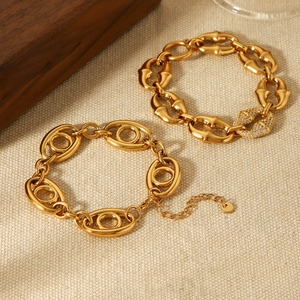Bracelets à gros maillons en acier inoxydable doré 18 carats avec détails en zircon