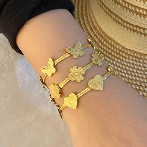 Fashion Gold Stainless Steel Heart Butterfly Charm Bracelet For Women Elegant Flat Snake Chain Jewelry Adjust Extender