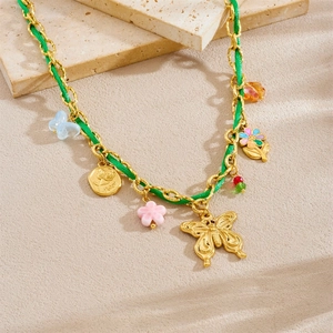 Böhmische Goldkette und grünes Seil Halskette mit bunten Schmetterling und Blumen Anhänger