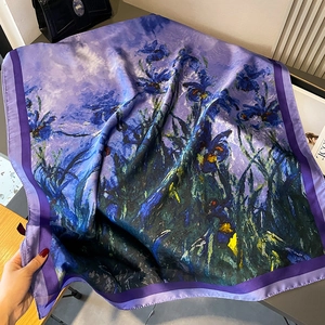 Écharpe en soie au motif de peinture à l'huile d'iris en violet et bleu élégant