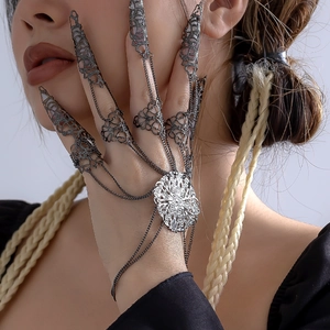 Gothic Punk Hand Harness Bracelet With Five Filigree Finger Claws Adjustable Alloy Vintage Chain For Halloween Cosplay Women