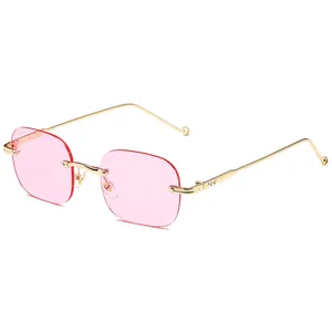 Occhiali da sole quadrati senza montatura rosa con montatura in metallo dorato leggero