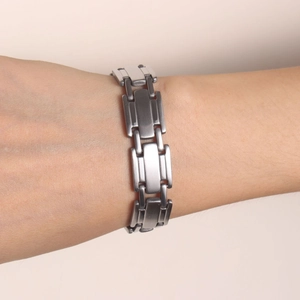Minimalist silver stainless steel punk bracelet for men with rectangular link chain design