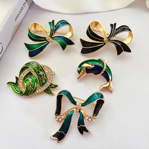 Vintage Palace Style Alloy Enamel Brooch Pin For Women Bow Dolphin Floral Design Rhinestone Fashion Jewelry Accessories