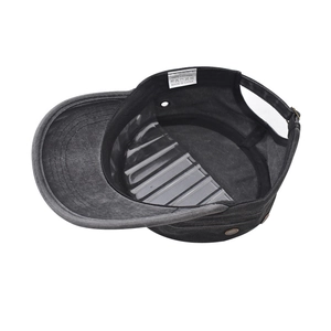 Detail der Cadet Cap aus 100% Baumwolle mit Waschlabel und gewaschenem schwarzen Stoff