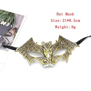 Detail view of a gold lace bat mask with dimensions 21x8.5cm for Halloween cosplay