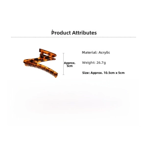 Detail view of leopard print acrylic hair claw clip with dimensions 10.5cm and weight 26.7g