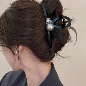 Large Hair Claw Clip Elegant Black With Heart Shaped Rhinestone And Grey Faux Artificial Pearl Fashion Headwear For Women