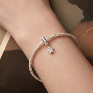 Bracelet maille argentée avec pendentif étoile et fermoir coulissant ajustable