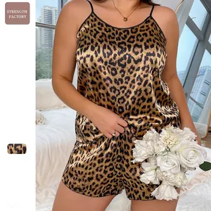 Ensemble pyjama en satin léopard sexy avec caraco et short pour femme élégante