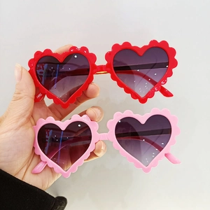 Lunettes De Soleil En Forme De Coeur Pour Enfants Protection UV400 Bord Festonné Monture Résine Filles Garçons