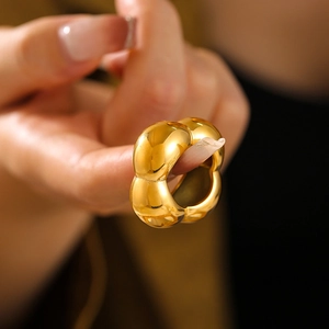 Polished 18k gold plated hollow flower chunky geometric ring for women in bulbous style