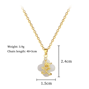 Detailed size specifications for gold clover necklace with 40+5cm chain length and dimensions