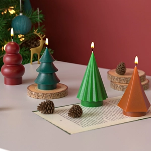 Set di candele profumate albero di Natale e forme geometriche per decorazioni