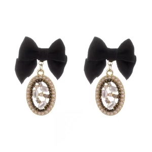 Boucles d'oreilles vintage avec nœud en velours noir, cadre doré et perles blanches