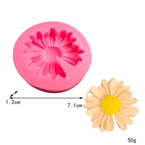 Daisy daisy flower silicone mold for aromatherapy pendants with dimensions and weight info