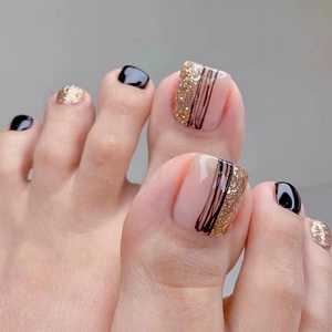 Zomer Zwarte Lijnen Goud Glitter Kunstnagels Voor Tenen Geometrisch Korte Vierkante Teen Kunstnagels Voor Vrouwen Nail Art