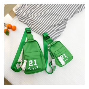 Sacs à bandoulière en nylon vert assortis pour parent et enfant avec imprimé lettre
