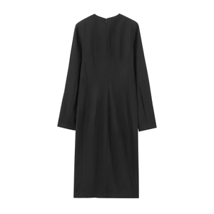 Robe noire élégante à col en V avec manches longues et fermeture éclair au dos